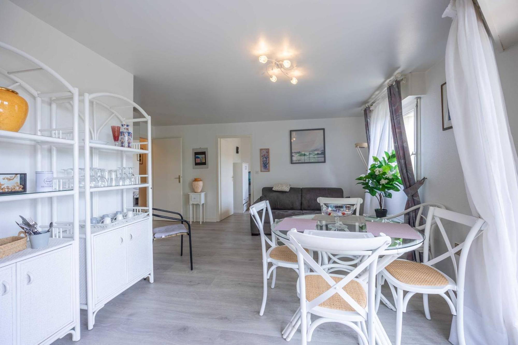 Apartment With Parking And Balcony Near The Beach Deauville Exterior foto